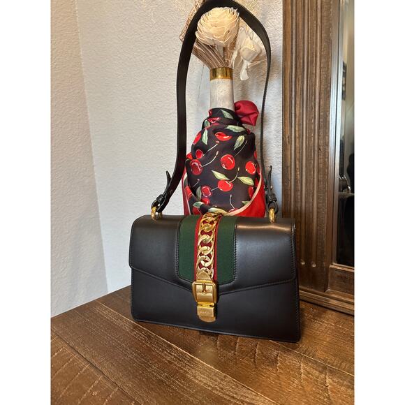 Gucci Sylvie Web shoulder bag - Picture 1 of 12